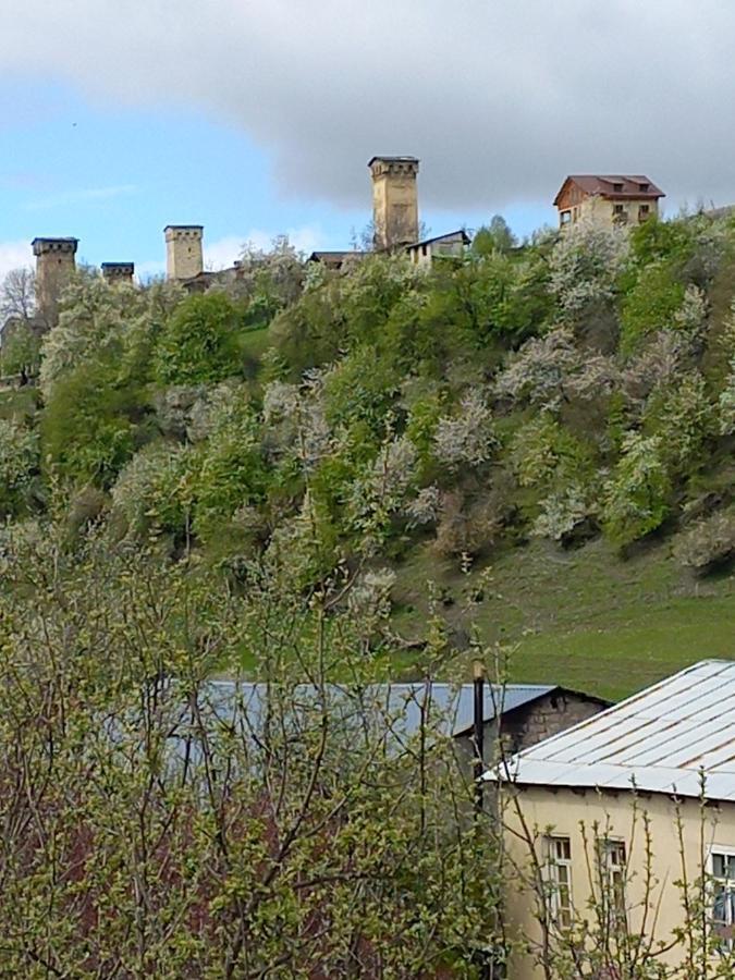 Saba Hotel Местия Екстериор снимка