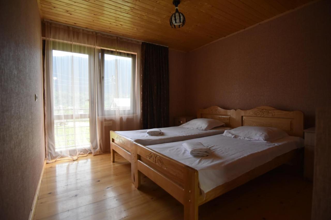 Saba Hotel Местия Екстериор снимка
